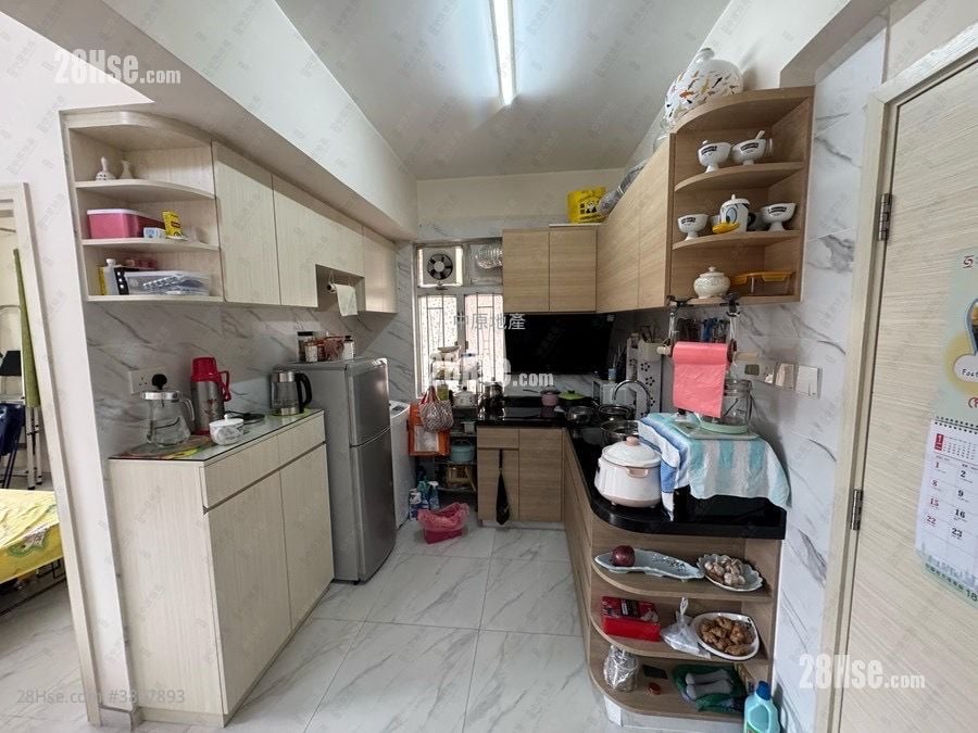 Tung Fook Building Sell 2 Bedrooms , 1 Bathroom 479 ft²