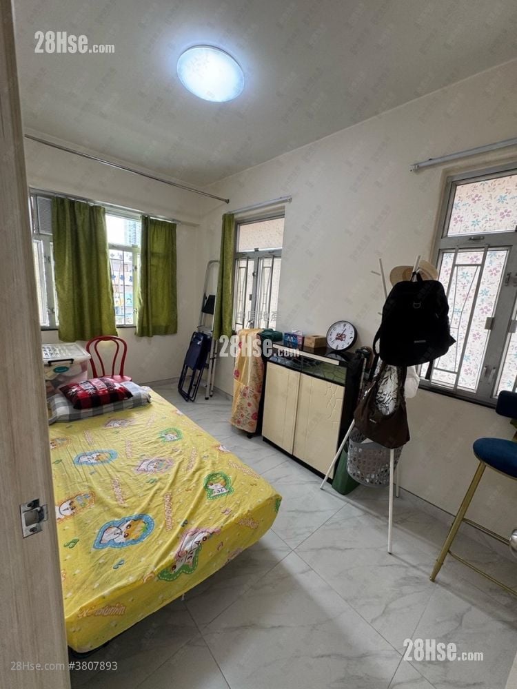 Tung Fook Building Sell 2 Bedrooms , 1 Bathroom 479 ft²