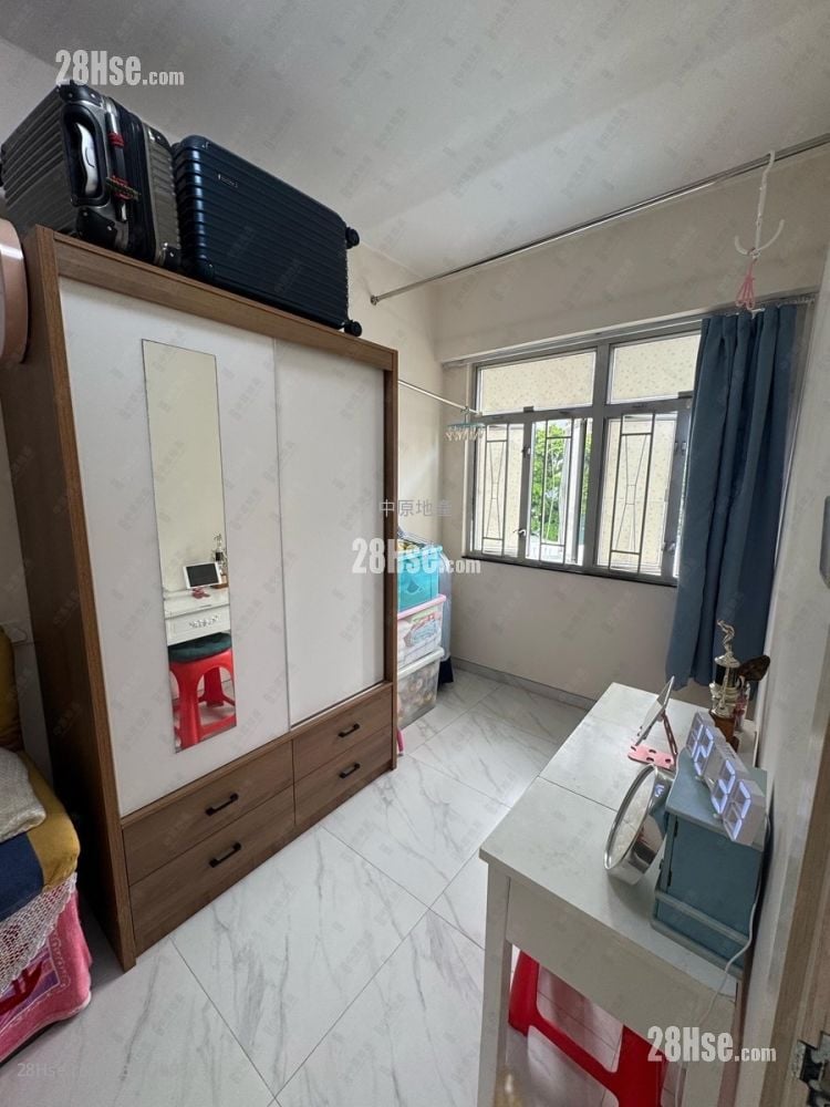 Tung Fook Building Sell 2 Bedrooms , 1 Bathroom 479 ft²