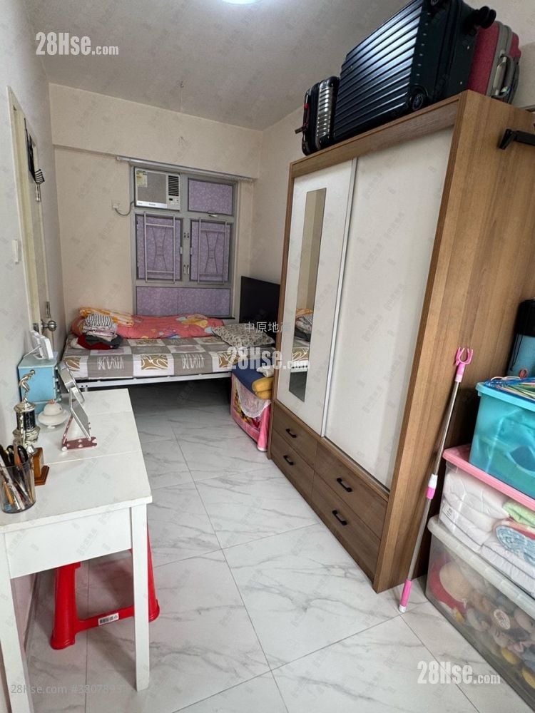 Tung Fook Building Sell 2 Bedrooms , 1 Bathroom 479 ft²