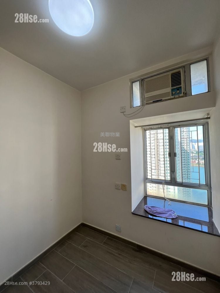 Greenfield Garden Rental 3 Bedrooms , 1 Bathroom 513 ft²