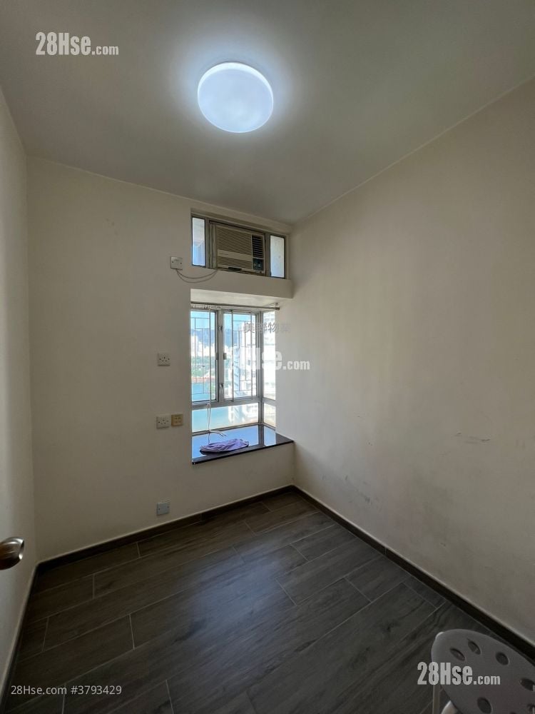 Greenfield Garden Rental 3 Bedrooms , 1 Bathroom 513 ft²