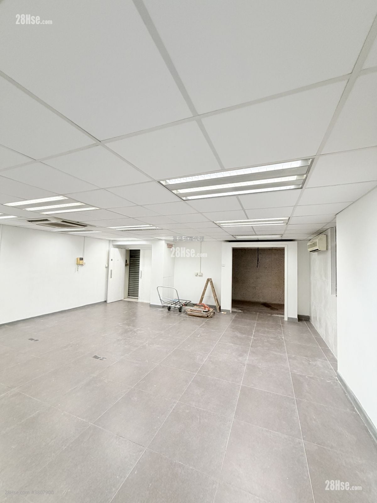 香港工业中心 租盘 2 房 2,000 平方尺