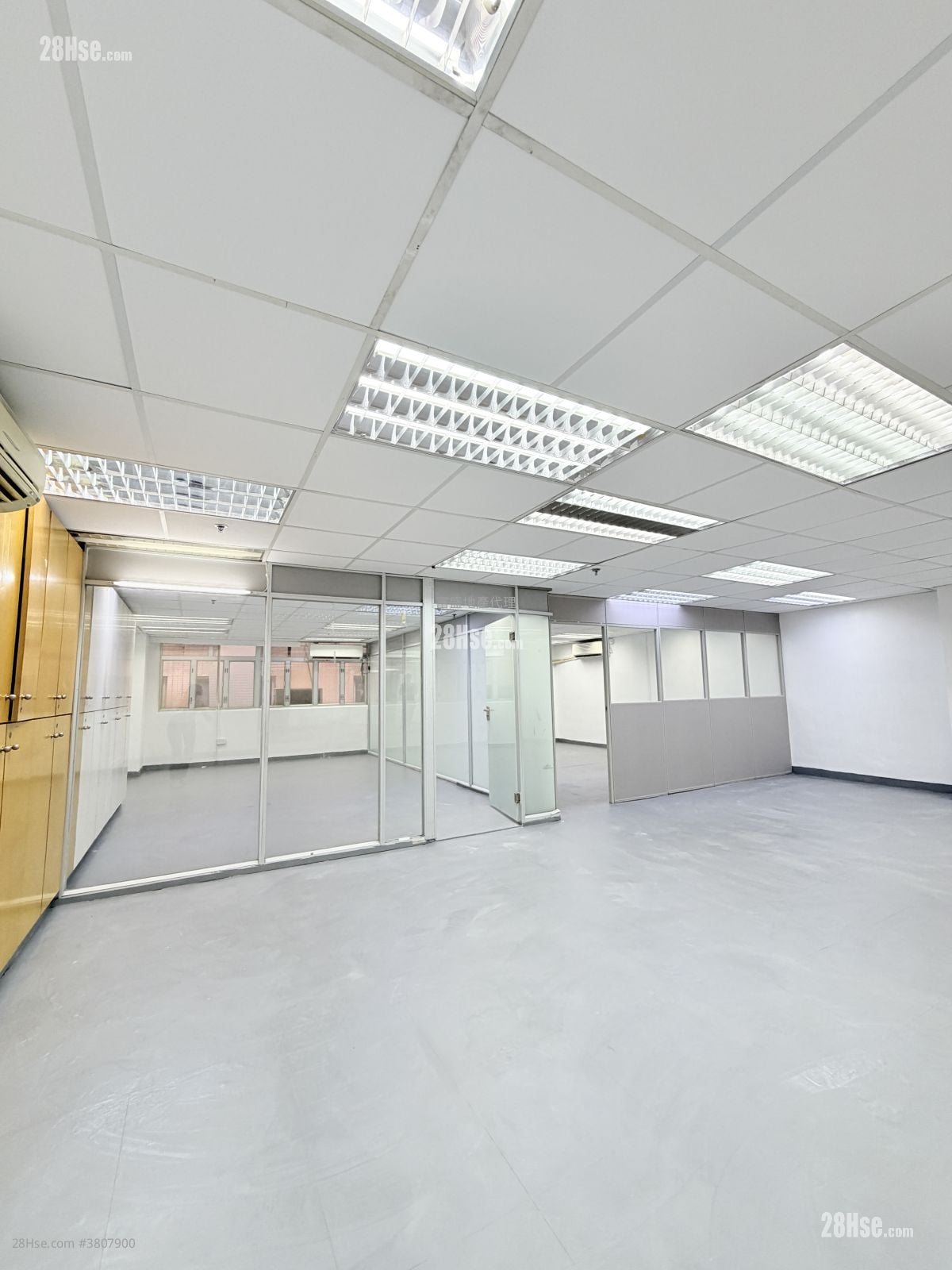 香港工业中心 租盘 2 房 2,000 平方尺