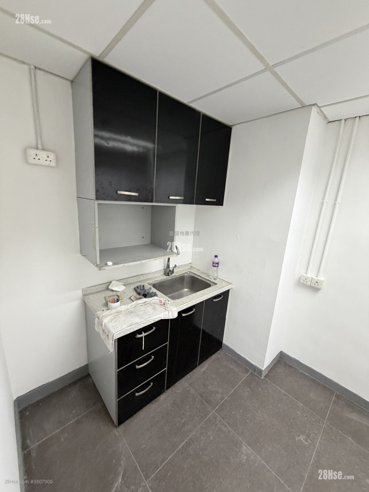 香港工业中心 租盘 2 房 2,000 平方尺