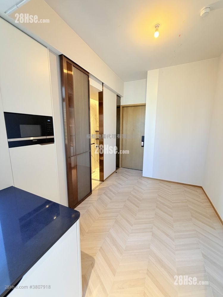 Eight Southpark Rental Studio , 1 Bathroom 200 ft²