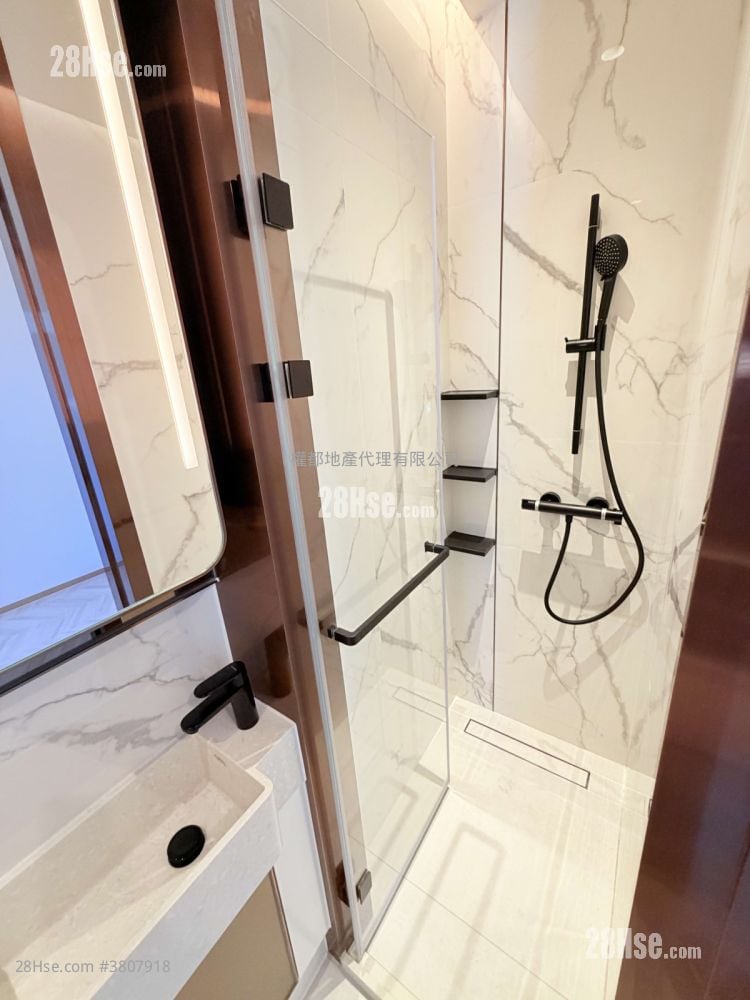 Eight Southpark Rental Studio , 1 Bathroom 200 ft²