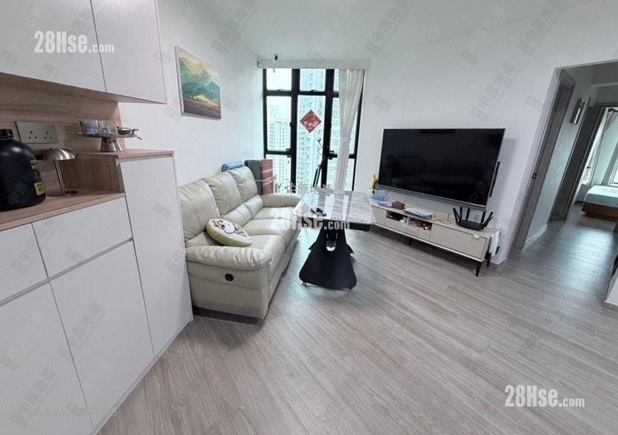 Nan Fung Plaza Sell 3 Bedrooms , 1 Bathroom 608 ft²