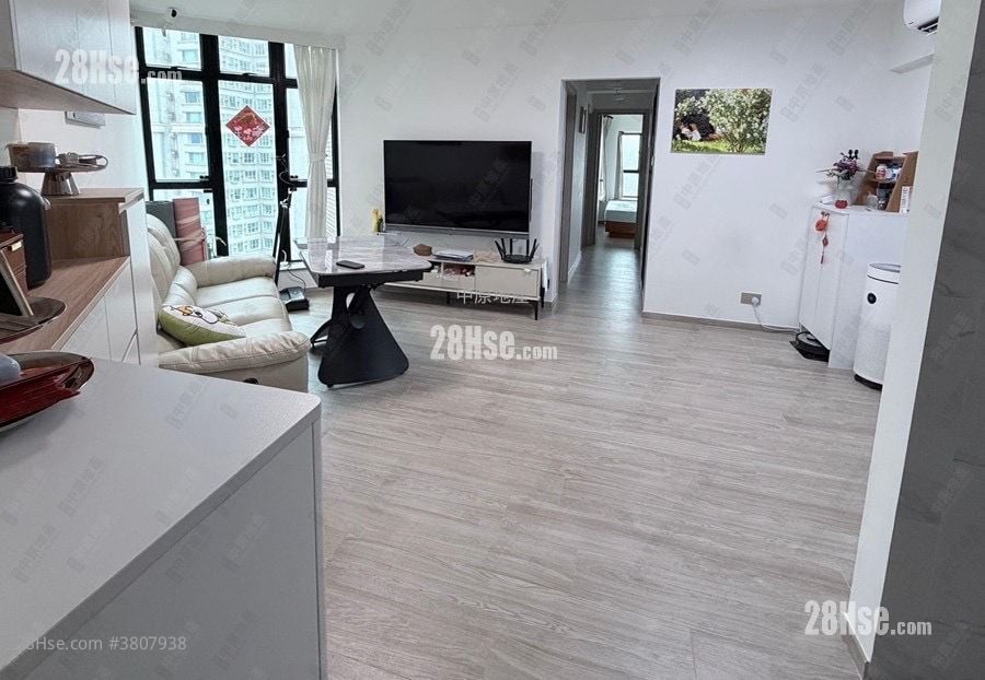 Nan Fung Plaza Sell 3 Bedrooms , 1 Bathroom 608 ft²