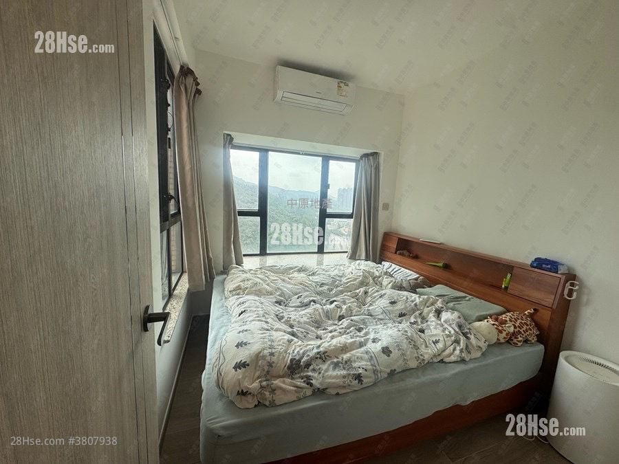 Nan Fung Plaza Sell 3 Bedrooms , 1 Bathroom 608 ft²