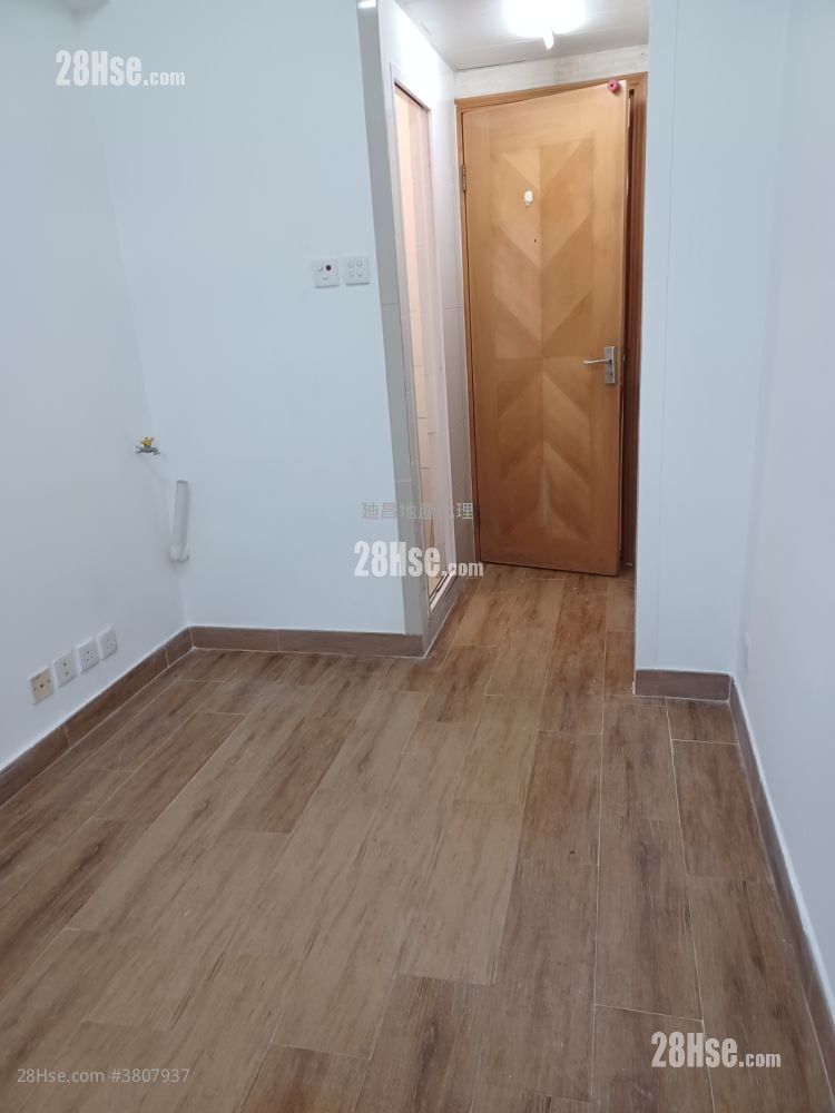 Fuk Hing Building Rental Studio , 1 Bathroom 150 ft²