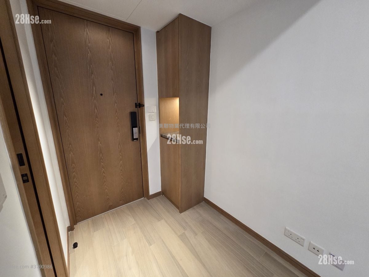 Uptify Sell 1 Bathroom 172 ft²