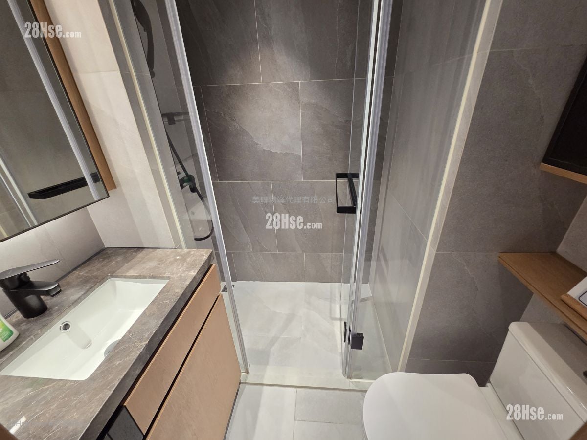 Uptify Sell 1 Bathroom 172 ft²