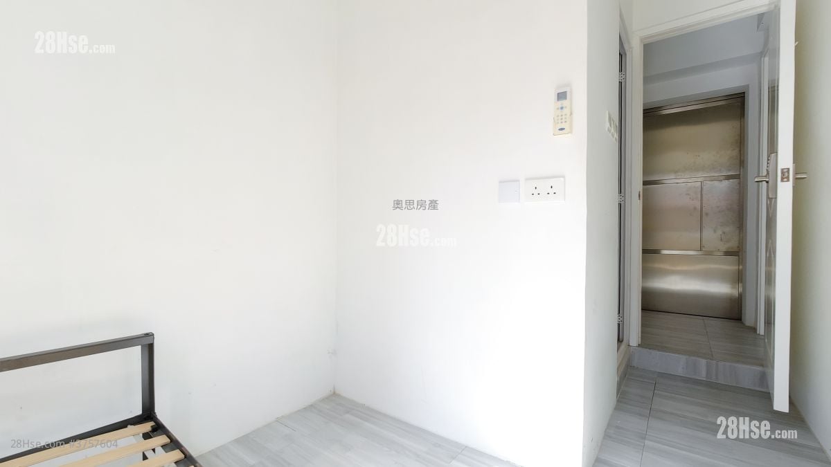 上環孖沙街23號10樓 租盤 開放式間隔 , 1 浴室 100 平方呎