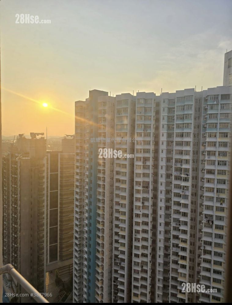 Hoi Lok Court Sell 2 Bedrooms 481 ft²