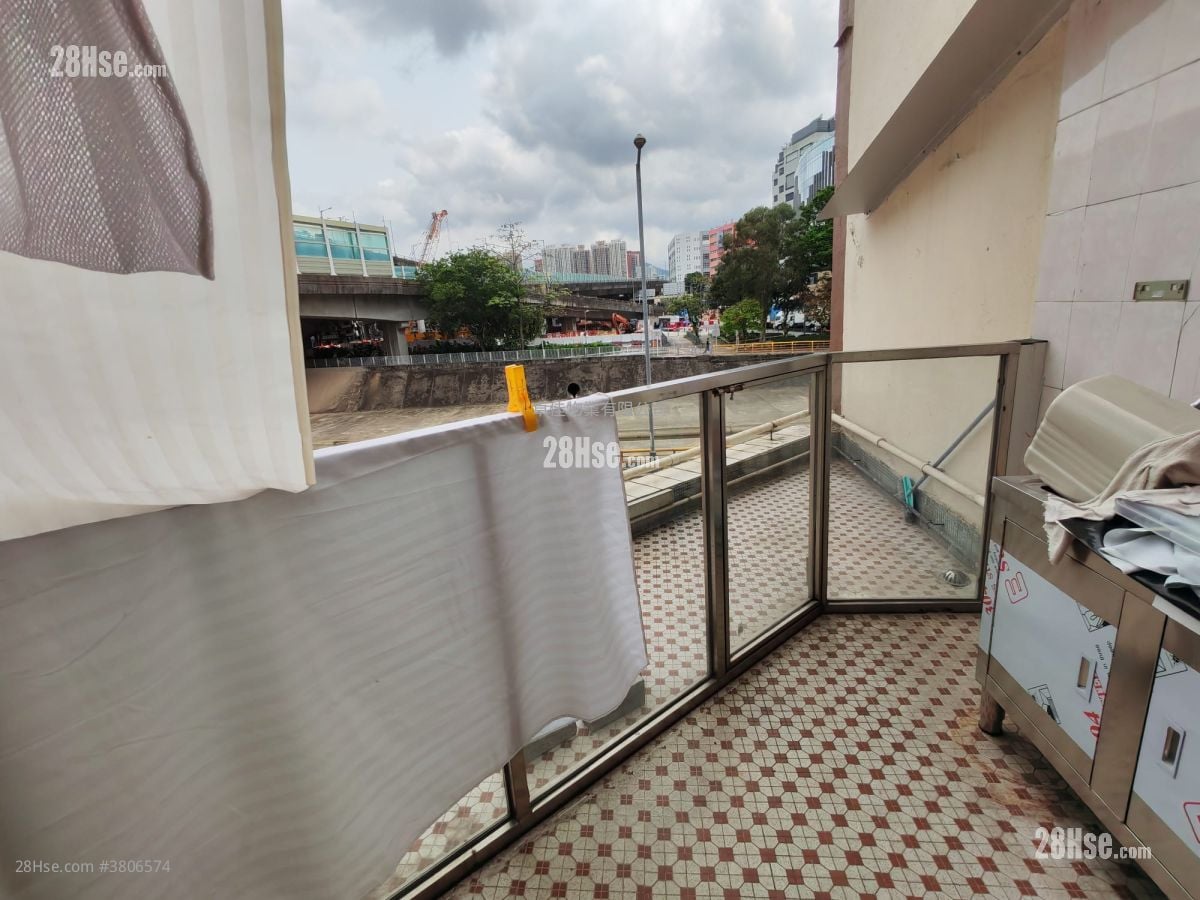 Chinese Mansion Sell 3 Bedrooms , 1 Bathroom 426 ft²