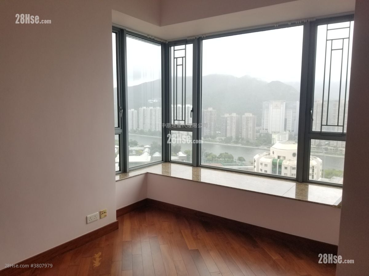 御龙山 租盘 3 房 , 3 浴室 936 平方尺