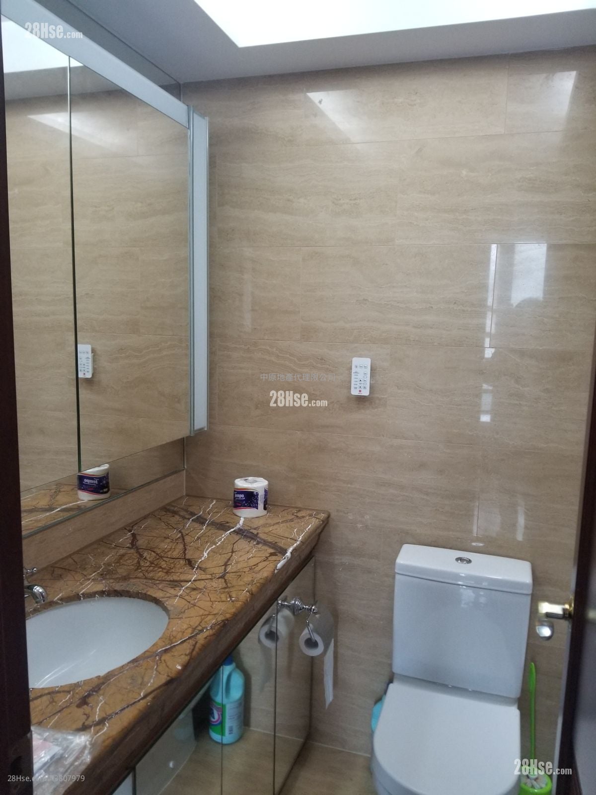 御龙山 租盘 3 房 , 3 浴室 936 平方尺