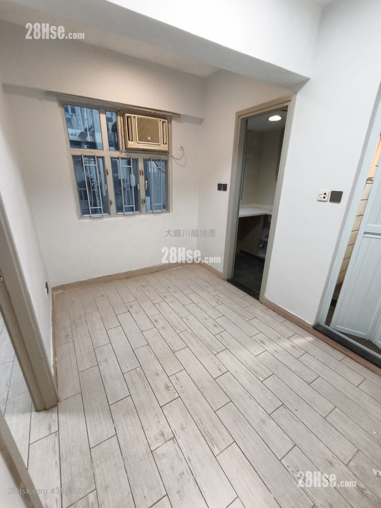 单幢楼房 租盘 2 房 , 1 浴室 300 平方尺