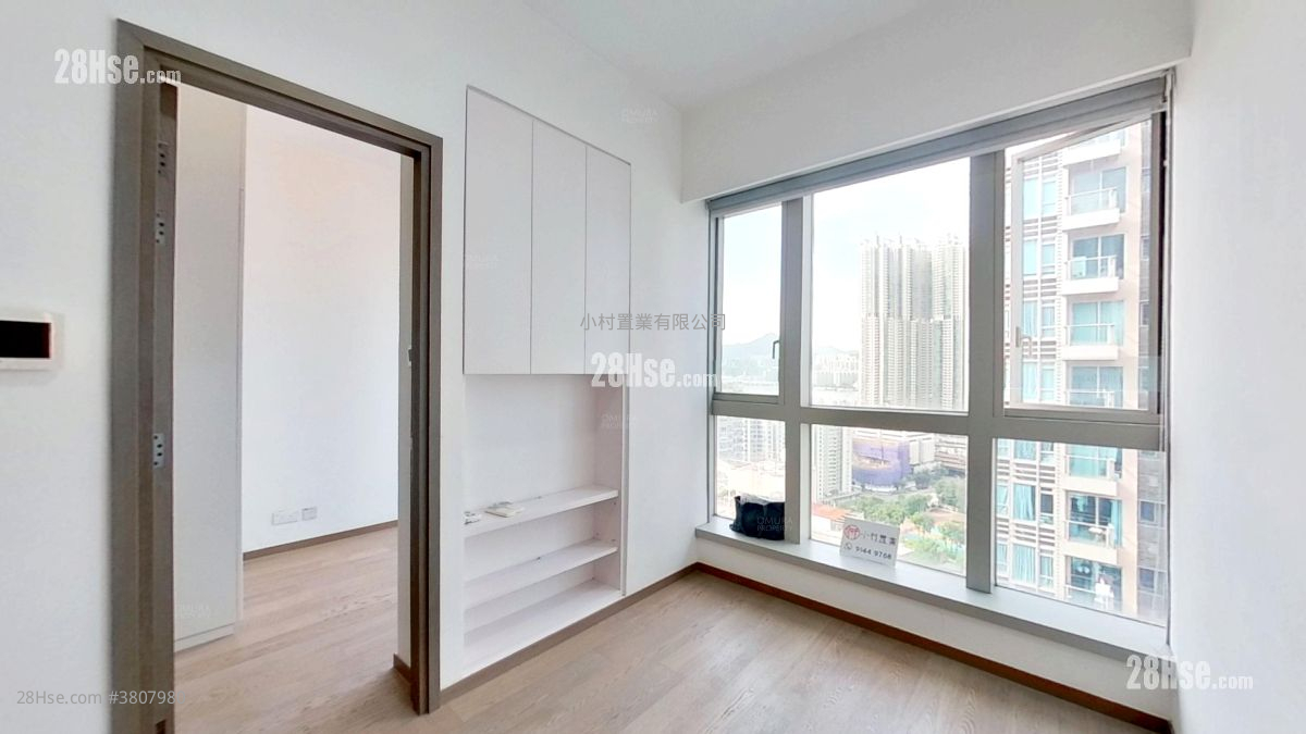 厅: One Eighty 租盘 2 房 , 1 浴室 331 平方尺