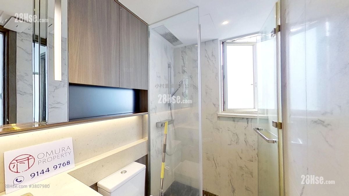 浴室: One Eighty 租盘 2 房 , 1 浴室 331 平方尺