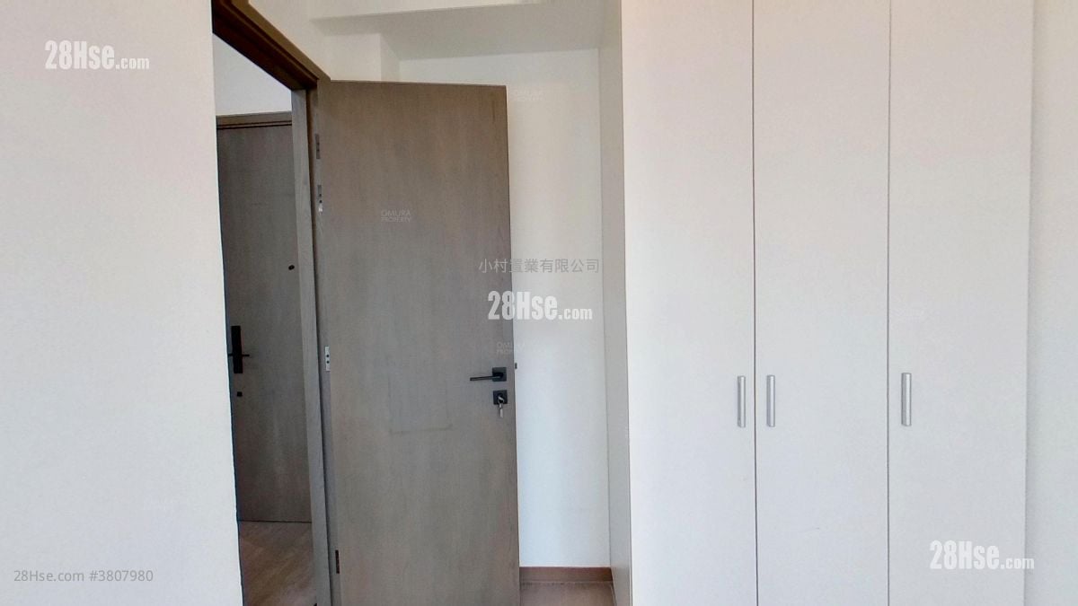 One Eighty 租盘 2 房 , 1 浴室 331 平方尺