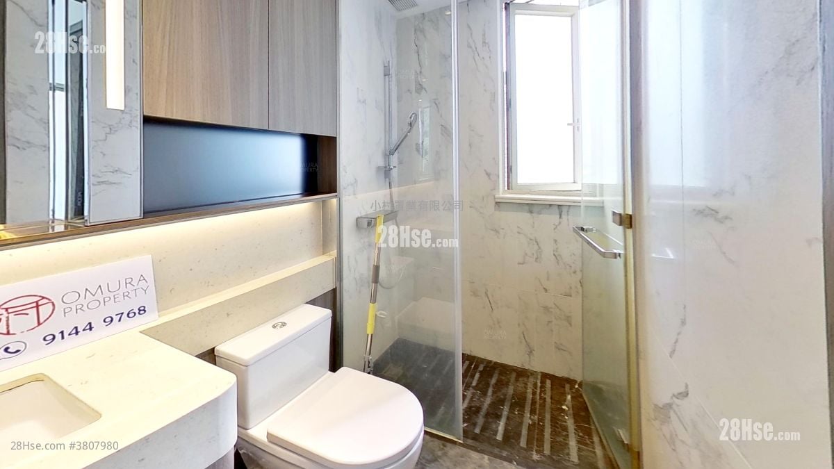 浴室: One Eighty 租盘 2 房 , 1 浴室 331 平方尺