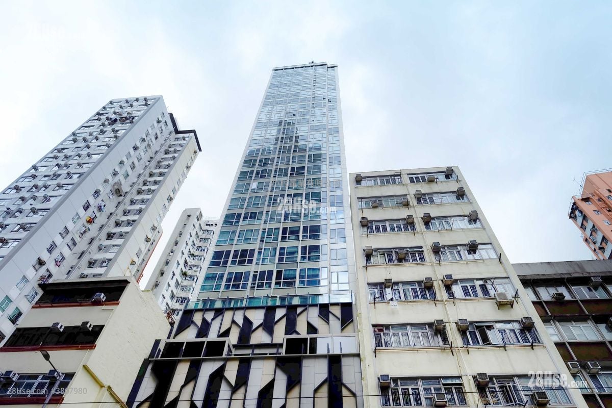 大厦外观: One Eighty 租盘 2 房 , 1 浴室 331 平方尺