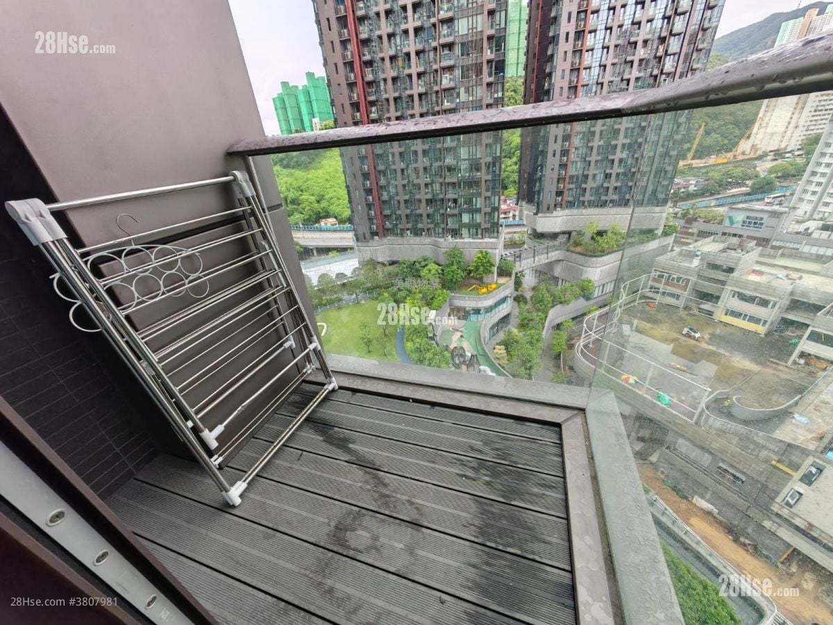 The Arles Sell 228 ft²