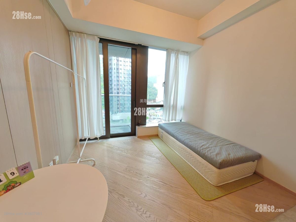 The Arles Sell 228 ft²