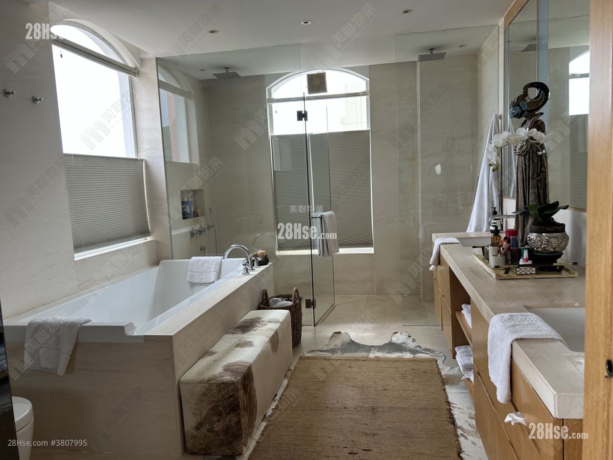 红山半岛 售盘 3 房 , 3 浴室 2,584 平方尺