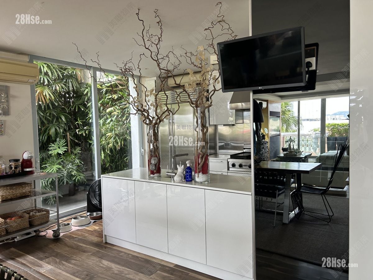 红山半岛 售盘 3 房 , 3 浴室 2,584 平方尺