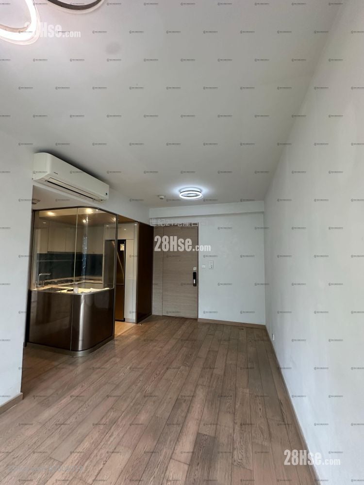 Solaria Rental 3 Bedrooms , 1 Bathroom 595 ft²