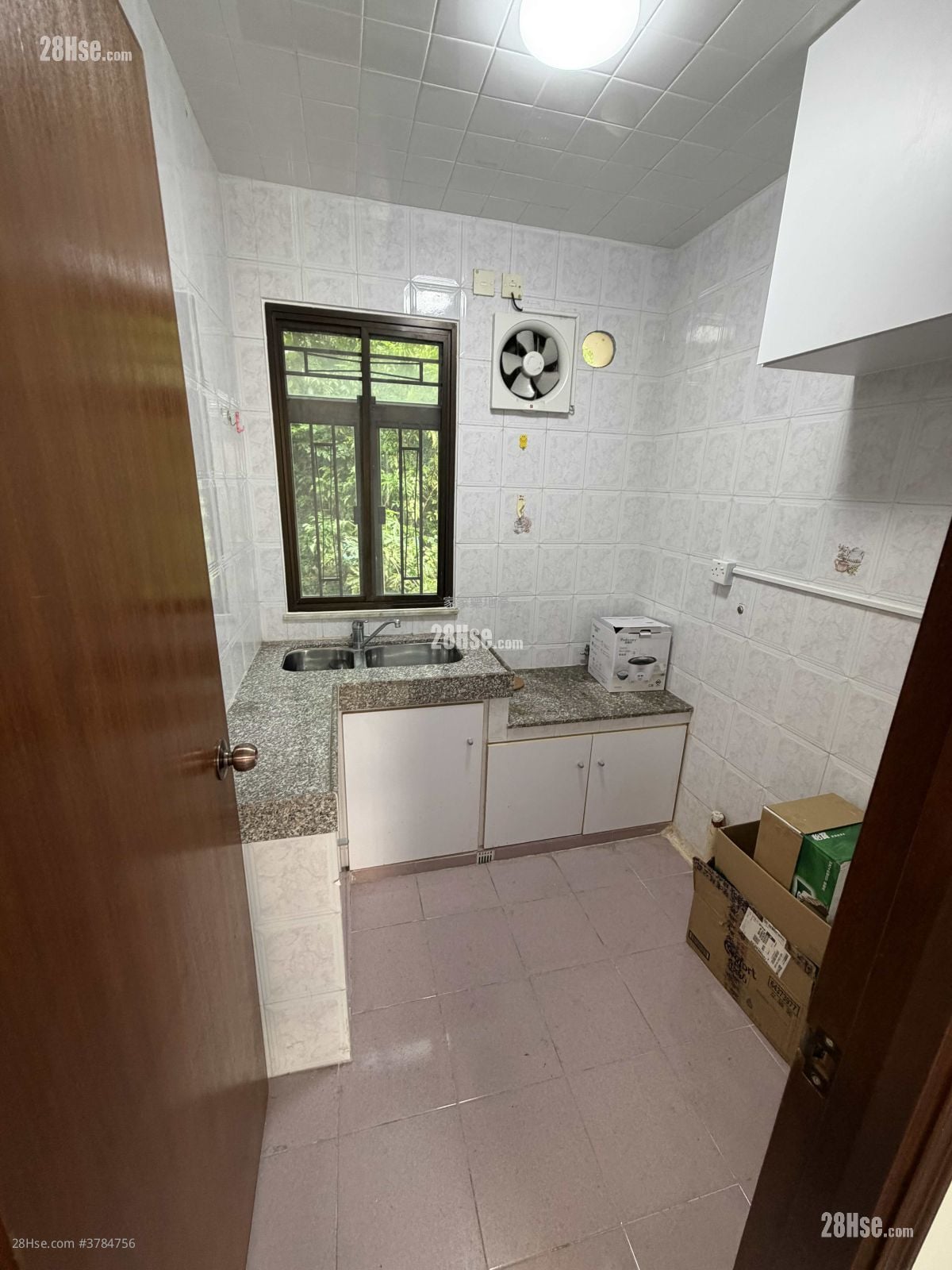 Village Rental 3 Bedrooms , 1 Bathroom 700 ft²