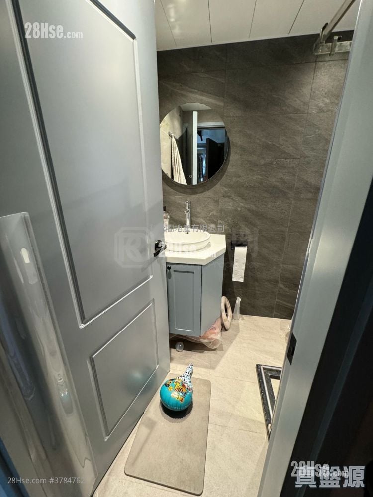 Ping Yan Court Rental 376 ft²