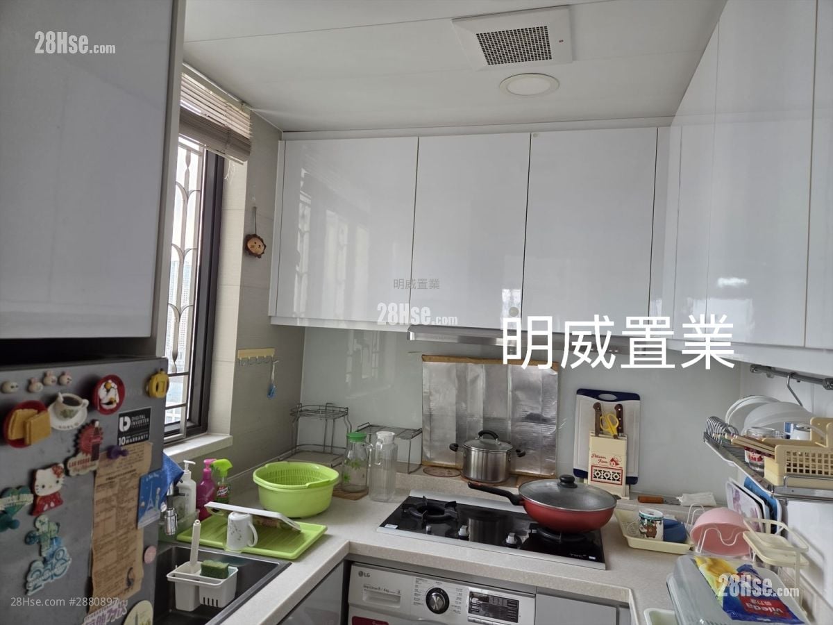 Cite 33 Sell 3 Bedrooms , 1 Bathroom 680 ft²