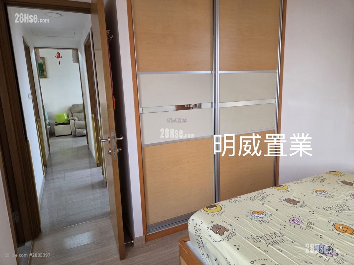 Cite 33 Sell 3 Bedrooms , 1 Bathroom 680 ft²