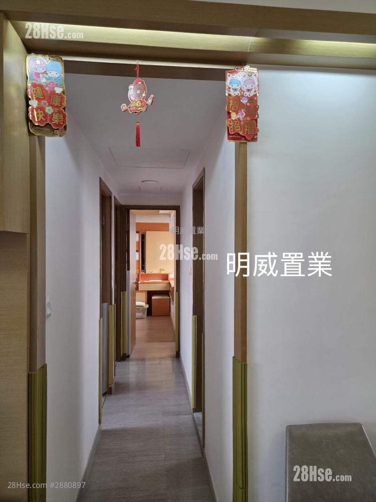 Cite 33 Sell 3 Bedrooms , 1 Bathroom 680 ft²