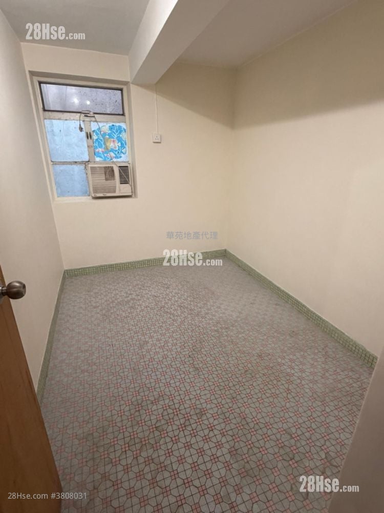 村屋 租盤 3 房 , 1 浴室 700 平方呎