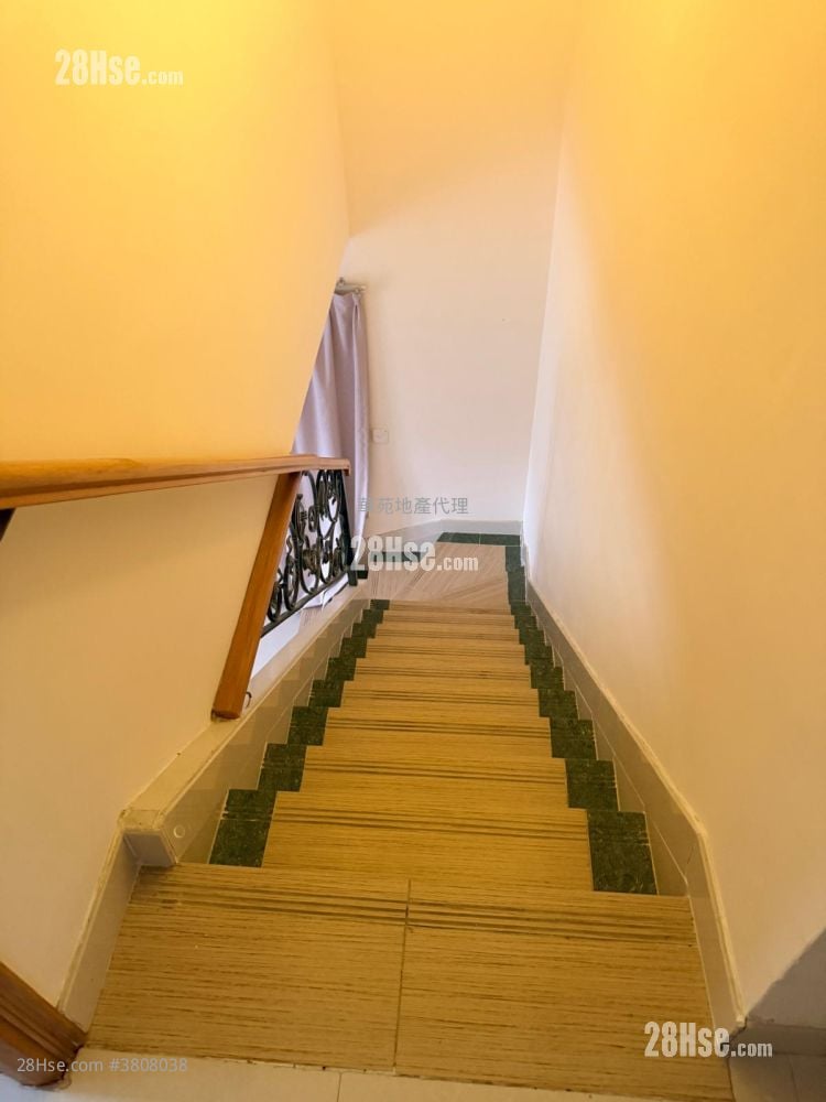 村屋 租盤 4 房 , 4 浴室 1,400 平方呎