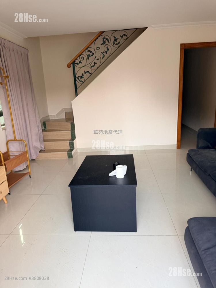 村屋 租盤 4 房 , 4 浴室 1,400 平方呎