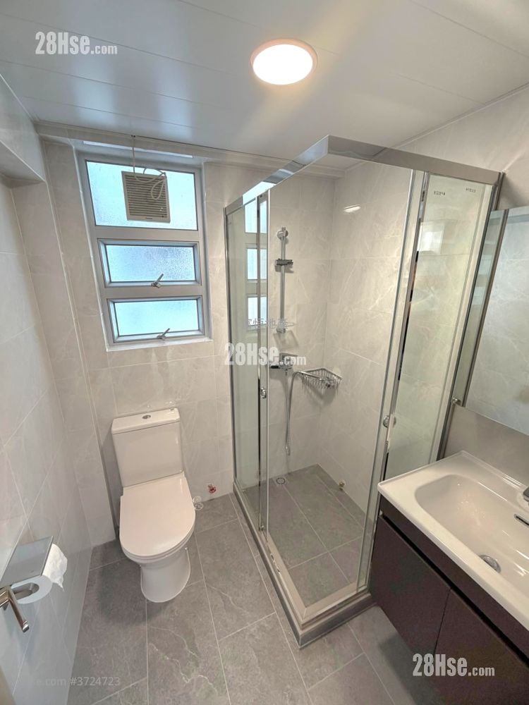 Wah To Building Sell 3 Bedrooms , 1 Bathroom