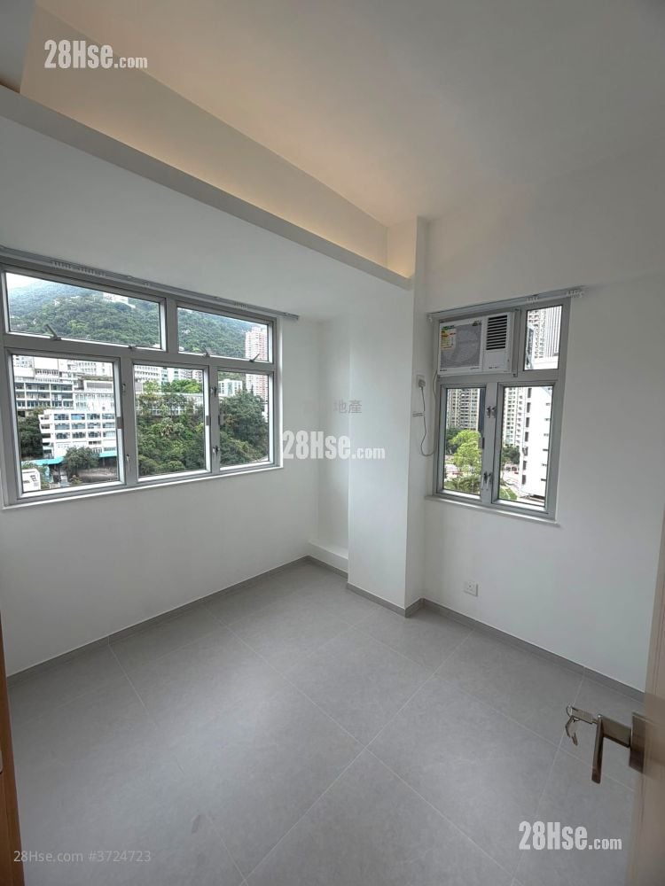 Wah To Building Sell 3 Bedrooms , 1 Bathroom