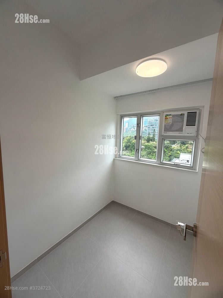 Wah To Building Sell 3 Bedrooms , 1 Bathroom