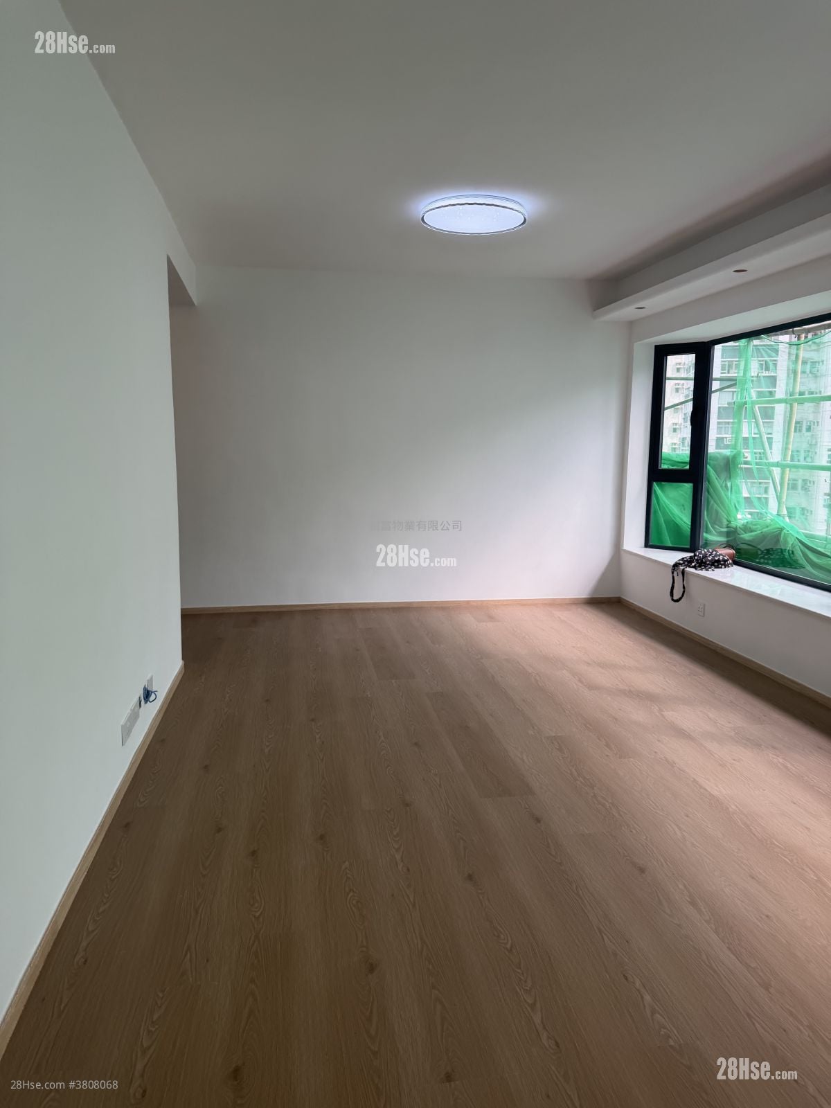 日月大廈 租盤 985 平方呎