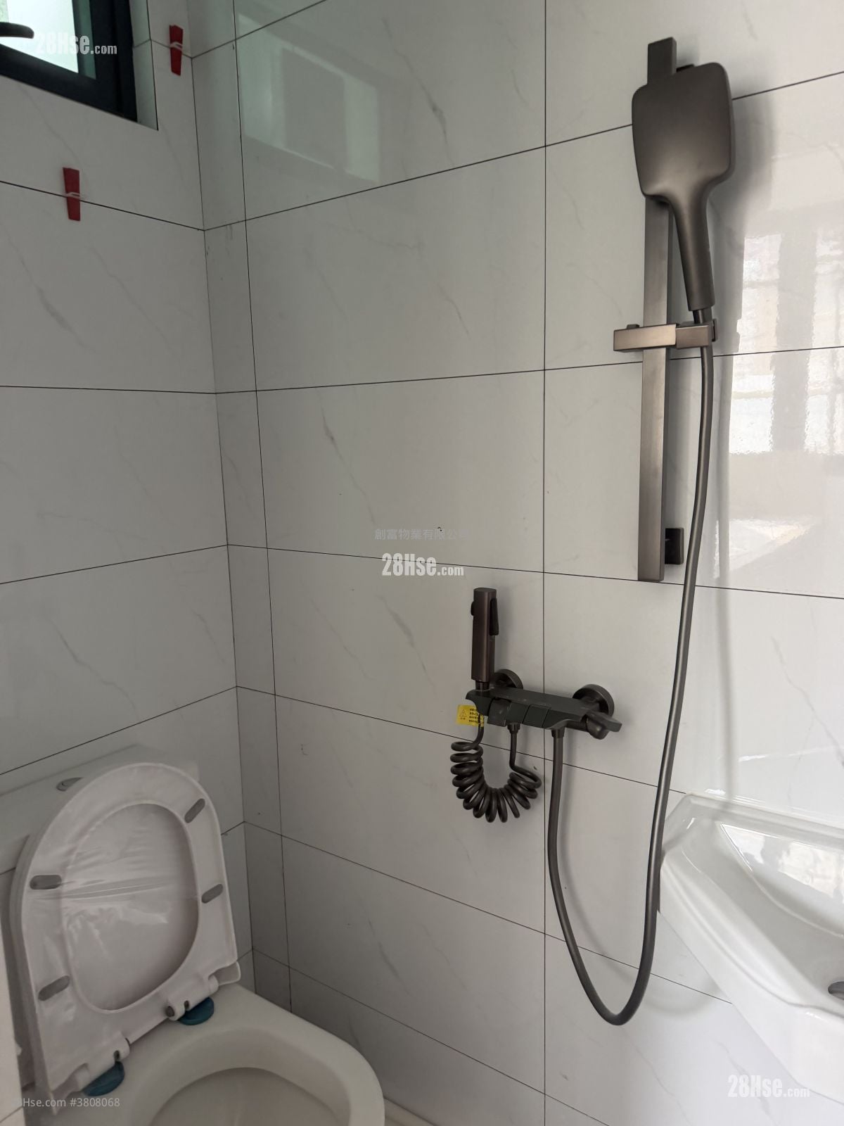 日月大廈 租盤 985 平方呎