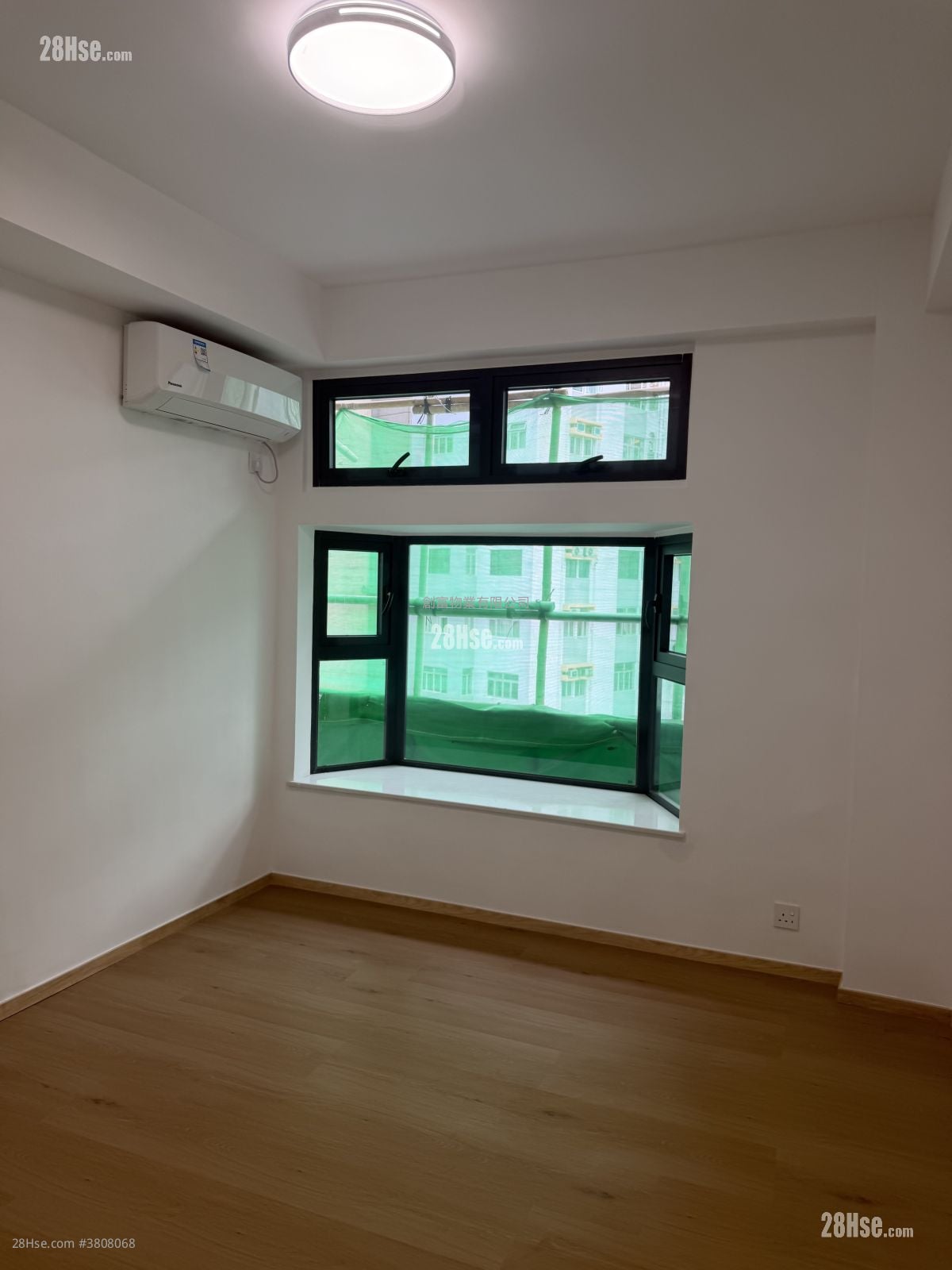 日月大廈 租盤 985 平方呎