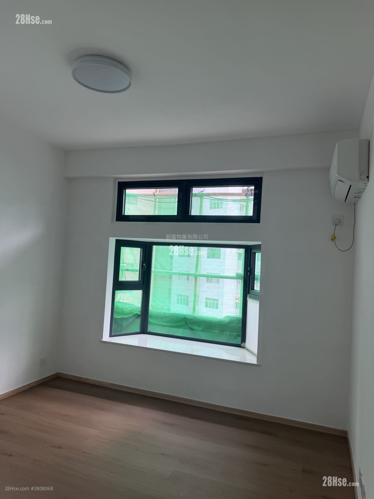 日月大廈 租盤 985 平方呎