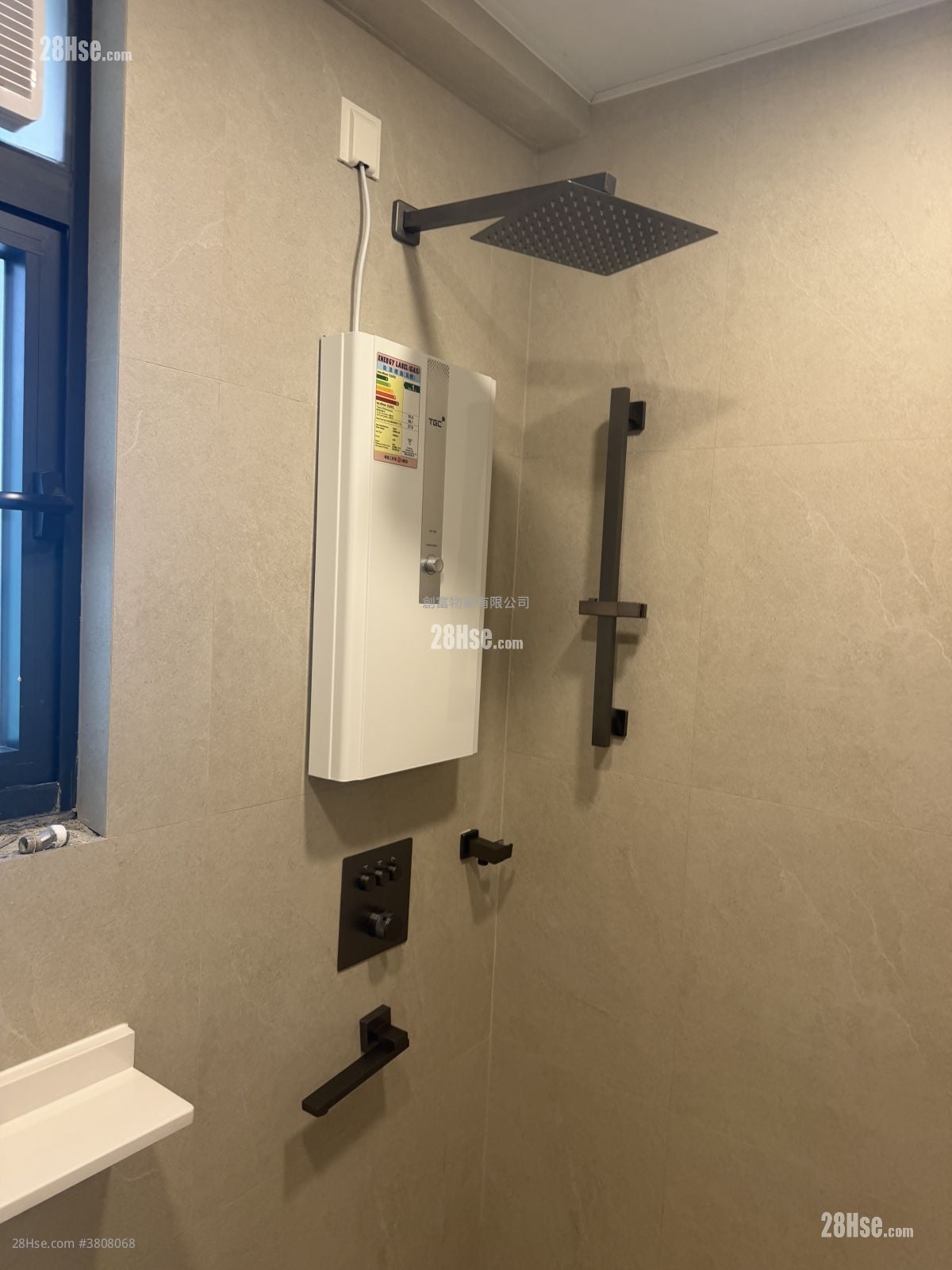 日月大廈 租盤 985 平方呎