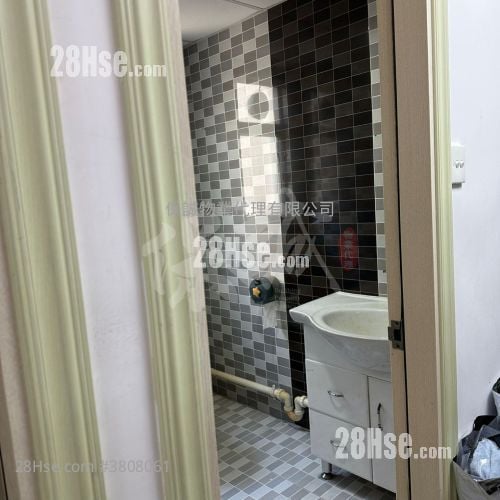 華成工商中心 租盤 1,300 平方呎